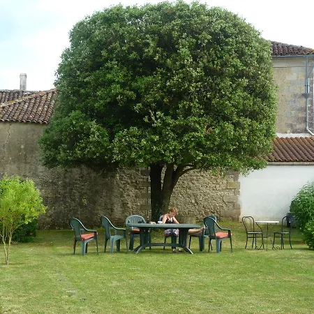 Le Chene Vert Bed & Breakfast *